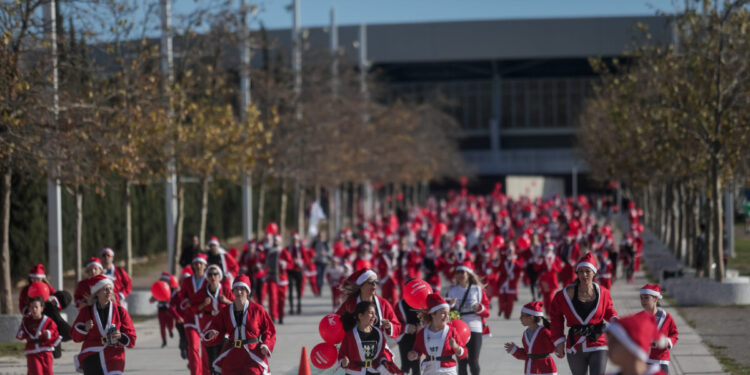 Athens Santa Run 2025: Κυκλοφοριακές ρυθμίσεις σήμερα στην Αθήνα μέχρι τις 11 το πρωί