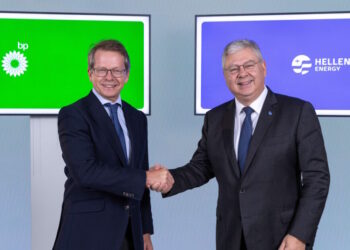 HELLENiQ Energy και BP ανανέωσαν την συνεργασία τους έως το 2035