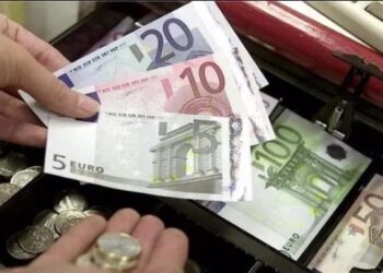 Αγρίνιο: Έκλεψε χρήματα από ταμείο καταστήματος και συνελήφθη