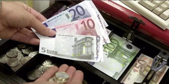 Αγρίνιο: Έκλεψε χρήματα από ταμείο καταστήματος και συνελήφθη