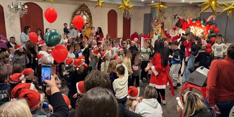 Γεμάτο παιδικά χαμόγελα το χριστουγεννιάτικο πάρτι του Δήμου Μεσολογγίου