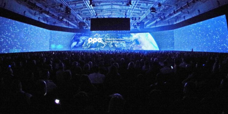 Η ΔΕΗ επανασχεδιάζει την εμπειρία του πελάτη