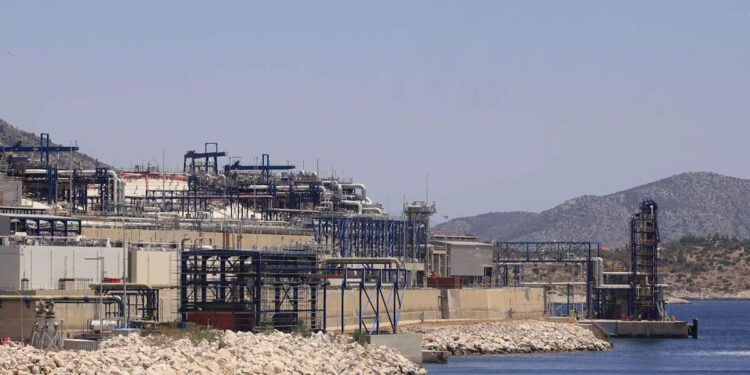 Πέντε έργα προστέθηκαν και τρία κόπηκαν στο δεκαετές πρόγραμμα ανάπτυξης του ΔΕΣΦΑ