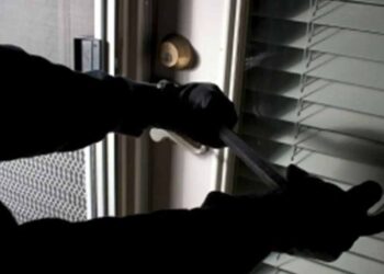 Αγρίνιο: Διέρρηξαν αποθήκη και έκλεψαν εργαλεία αξίας 2.000 ευρώ – Συνελήφθη ο ένας