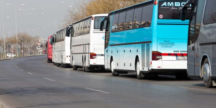 Ελεύθερη διέλευση από τα μπλόκα των αγροτών ζητά η Ένωση Τουριστικών Γραφείων Μακεδονίας– Θράκης