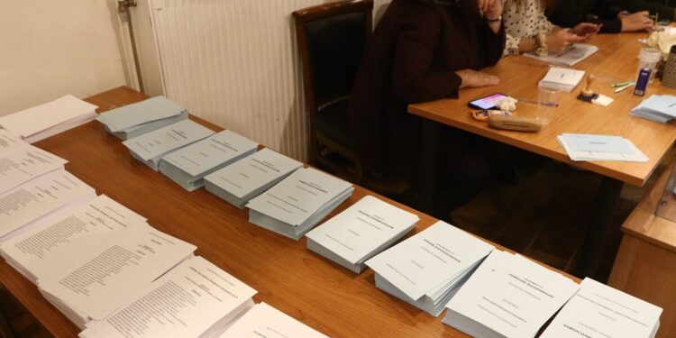 Εκλογές δικηγόρων: Ανοιχτές οι κάλπες μέχρι τις 19.00 σε Αθήνα, Πειραιά και Θεσσαλονίκη – Ποιοι βγήκαν από την πρώτη Κυριακή και ποιοι εξελέγησαν μονοκούκι