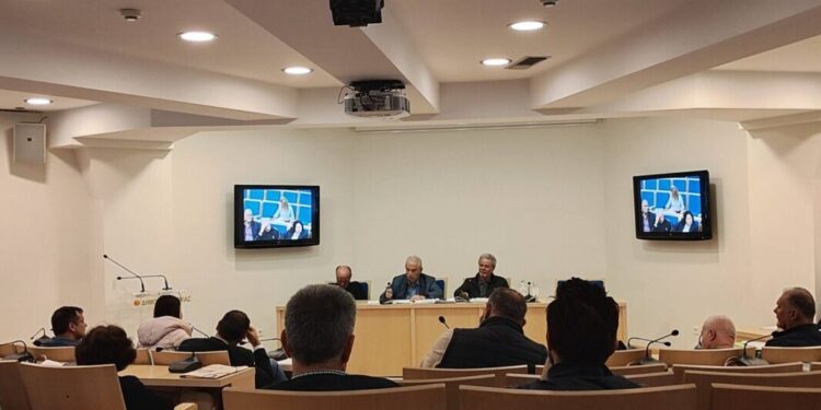 Όχι στη συγχώνευση-κατάργηση σχολικών μονάδων στον Δήμο Αμφιλοχίας – Ομόφωνη στήριξη των αγροτών από το Δημοτικό Συμβούλιο