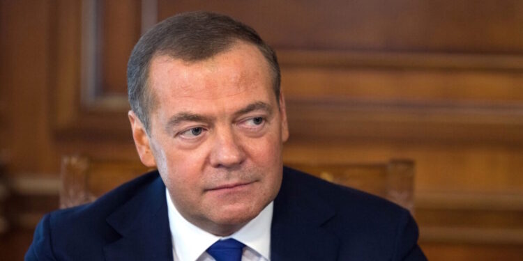 Μεντβέντεφ: Casus belli η κατάσχεση των ρωσικών assets από την ΕΕ