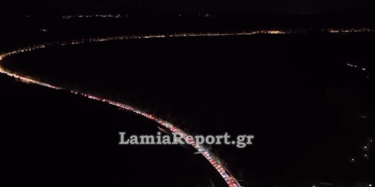 Κίνηση στους δρόμους: Οδύσσεια η επιστροφή των εκδρομέων των Χριστουγέννων – 10 ώρες από Θεσσαλονίκη προς Αθήνα