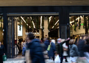 Πάνω από 4,5 δισ. ευρώ ο πήχης για το λιανεμπόριο τον Δεκέμβριο