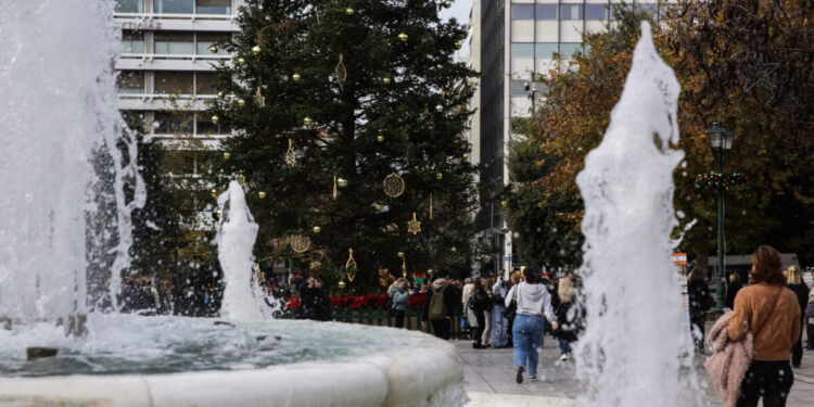 Ανοιχτά τα καταστήματα σήμερα Κυριακή 28/12 – Τι ώρα κλείνουν