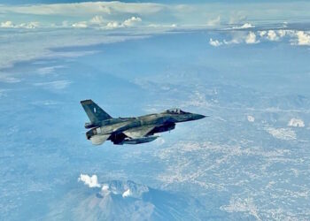 Τουρκικά οπλισμένα F-16 σε νέο προκλητικό σόου στο Αιγαίο με μια παραβίαση και δύο παραβάσεις του FIR Αθηνών