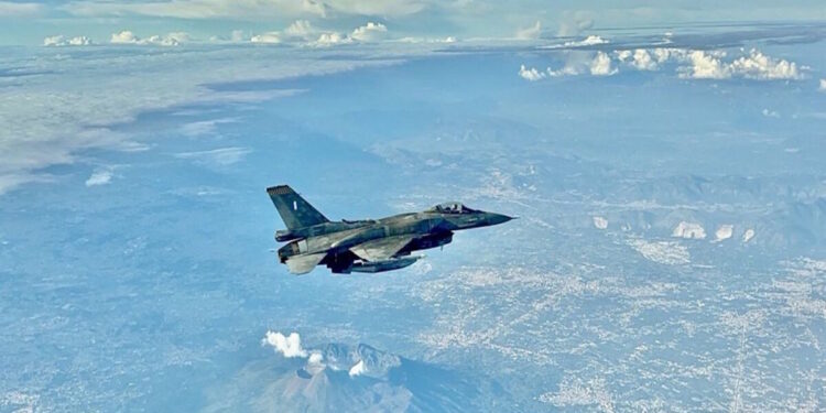 Τουρκικά οπλισμένα F-16 σε νέο προκλητικό σόου στο Αιγαίο με μια παραβίαση και δύο παραβάσεις του FIR Αθηνών