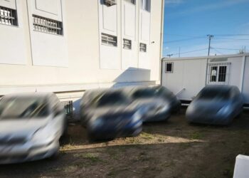 Συμμορία «ρήμαζε» αυτοκίνητα στην Αττική: Τα παραποιούσαν και τα πουλούσαν σε ανυποψίαστους πολίτες – Τουλάχιστον 25 περιπτώσεις κλοπής