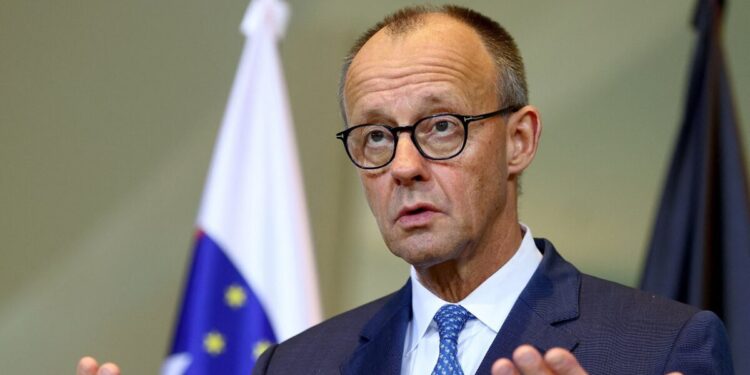 Ο Μερτς ζητά από την ΕΕ κοινή ανάληψη των κινδύνων του δανείου από ρωσικά assets