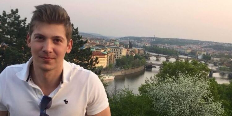 Κρήτη: «Με πήρε τηλέφωνο, μου είπε ότι δεν ήταν καλά και εξαφανίστηκε» λέει ο πατέρας του 33χρονου γιατρού που αγνοείται