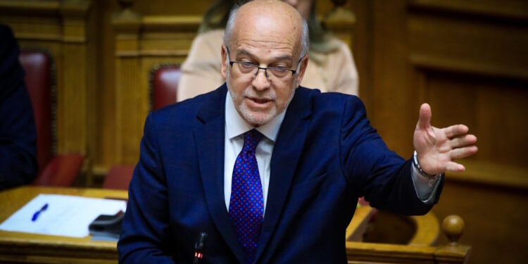 Φλωρίδης κατά Φάμελλου, Χαρίτση και Πολάκη στη Βουλή: Οι «αρχηγοί του εξώστη» και ο «γενίτσαρος»