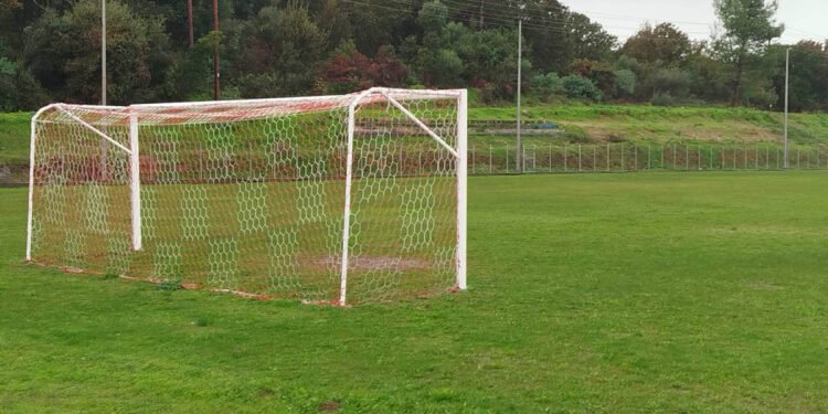 ΑΟ Πενταλόφου και Τοπική Κοινότητα Πεντάλοφου καταγγέλουν την καθυστέρηση στην αδειοδότηση του γηπέδου (φωτο)