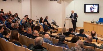 Αμφιλοχία: Πραγματοποιήθηκε η ημερίδα «Αμβρακικός Κόλπος: Προκλήσεις, Δεδομένα και Στρατηγικές Βιωσιμότητας»