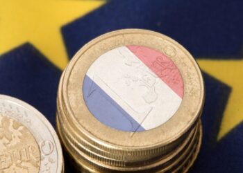 Γαλλία: Ανάπτυξη τουλάχιστον 0,8% για το 2025, βλέπει ο ΥΠΟΙΚ Λεσκίρ