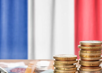 Γαλλία: Αμφιβολίες για το έλλειμμα καθώς καθυστερεί ο προϋπολογισμός του 2026