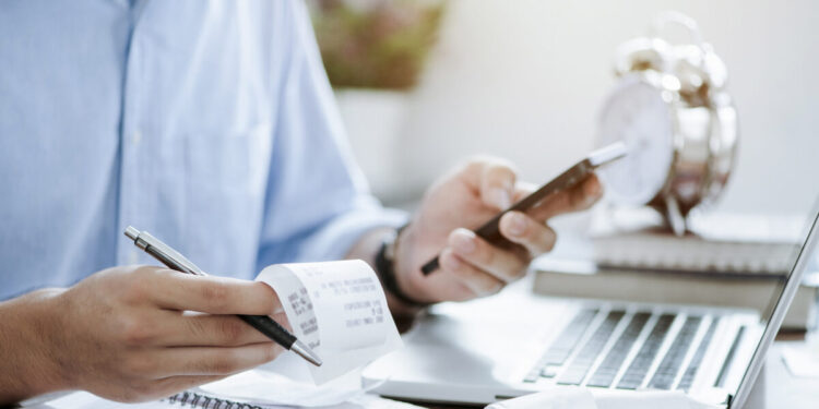 Στο στόχαστρο της ΑΑΔΕ 1.469 υποθέσεις τελωνειακών και εφοριακών για διαφθορά