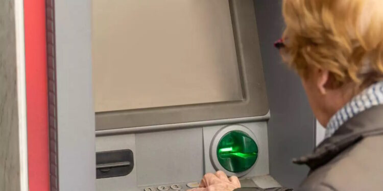 Αυξήσεις στις συντάξεις για 2,6 εκατ. συνταξιούχους – Το συνολικό κόστος ενίσχυσης φτάνει τα 1,3 δισ. ευρώ