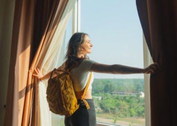 Ανοδική πορεία για τα ακίνητα τύπου Airbnb το 2025 – Η ακτινογραφία της ελληνικής αγοράς