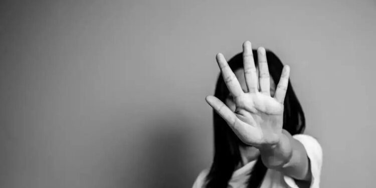 Άλιμος: Τέσσερις φορές έχει δεχτεί επίθεση από τον «δράκο» – «Της τράβηξε την τσάντα, ήθελε να την χουφτώσει στο στήθος» λέει η αδερφή της