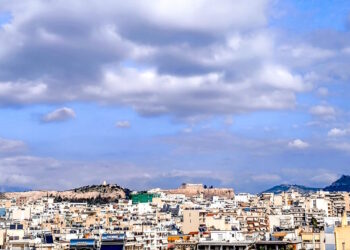 Καιρός σήμερα: Λιακάδα με χαμηλές θερμοκρασίες – Στους 17 βαθμούς η θερμοκρασία στην Αττική