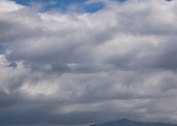 Καιρός σήμερα: Ασθενείς βροχές και θερμοκρασία έως 21 βαθμούς σε Δωδεκάνησα και Κρήτη