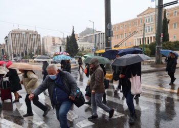 Καιρός αύριο: Μαίνεται η κακοκαιρία Byron κυρίως μέχρι το μεσημέρι – Ισχυρές βροχές στην κεντρική Μακεδονία και τα Δωδεκάνησα