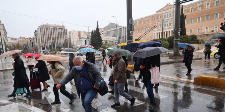 Καιρός αύριο: Μαίνεται η κακοκαιρία Byron κυρίως μέχρι το μεσημέρι – Ισχυρές βροχές στην κεντρική Μακεδονία και τα Δωδεκάνησα