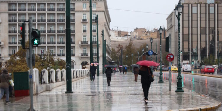 Καιρός σήμερα: Έντονα φαινόμενα από την κακοκαιρία Byron κυρίως σε Μακεδονία και Δωδεκάνησα μέχρι το μεσημέρι – Σταδιακή βελτίωση