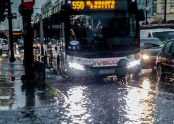 Καιρός αύριο: Η κακοκαιρία Byron φέρνει βροχές, καταιγίδες και ισχυρούς ανέμους – Έντονα φαινόμενα σε Αττική και Θεσσαλονίκη