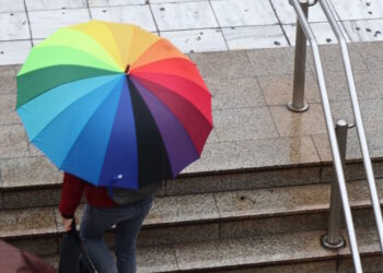 Καιρός σήμερα: Πέφτει η θερμοκρασία κυρίως στα βόρεια – Τοπικές βροχές σε κεντρική και νότια Ελλάδα