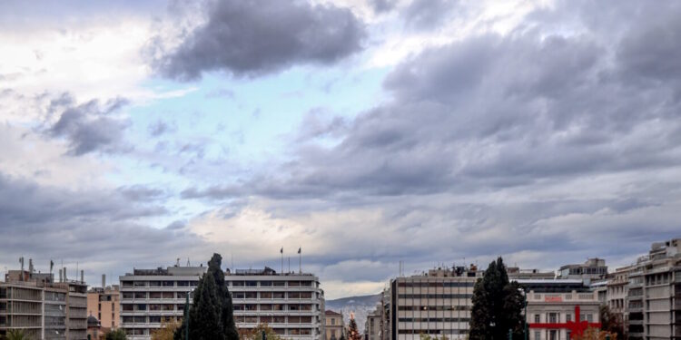 Καιρός αύριο: Συννεφιά στο μεγαλύτερο μέρος της χώρας – Σταθερά κάτω από τους 20 βαθμούς η θερμοκρασία
