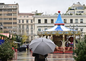 Καιρός γιορτών: Βροχές τα Χριστούγεννα – Σταδιακή βελτίωση μέχρι την πρωτοχρονιά, πτώση της θερμοκρασίας