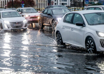 Καιρός: Βροχές, καταιγίδες, χαλάζι και ισχυροί άνεμοι για τρεις μέρες – Κόκκινη προειδοποίηση από την ΕΜΥ, έκτακτο δελτίο