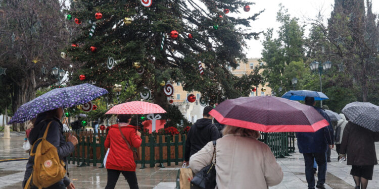 Καιρός αύριο: Πτώση της θερμοκρασίας, βροχές και χιόνια στα ορεινά