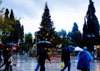 Βροχερός καιρός και χαμηλές θερμοκρασίες μέχρι τα Χριστούγεννα – Αναλυτική πρόγνωση