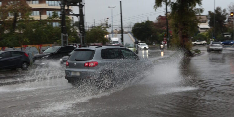 Καιρός σήμερα: Βροχές, καταιγίδες και χαμηλές θερμοκρασίες