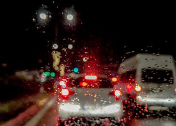 Καιρός αύριο: Βροχές με βοριάδες και θερμοκρασίες έως τους 19 βαθμούς – Παγετός στα βόρεια