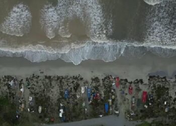 Η κακοκαιρία Byron άλλαξε χρώμα στον Θερμαϊκό: Εντυπωσιακά εναέρια πλάνα από το Λιτόχωρο