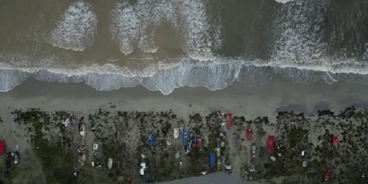 Η κακοκαιρία Byron άλλαξε χρώμα στον Θερμαϊκό: Εντυπωσιακά εναέρια πλάνα από το Λιτόχωρο