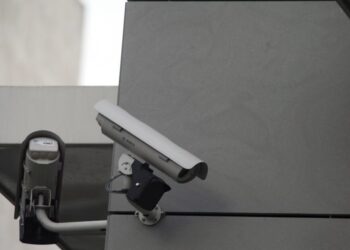 Από τον Ιανουάριο τα πρώτα «ραβασάκια» για παραβάσεις που έπιασαν οι «έξυπνες» κάμερες – Πώς θα κάνετε ένταση