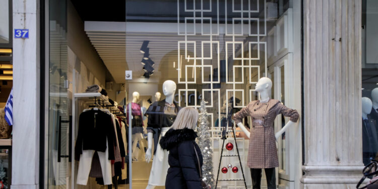 Οι προβλέψεις για τον εορταστικό τζίρο του 2025 και οι προσδοκίες για τις χειμερινές εκπτώσεις