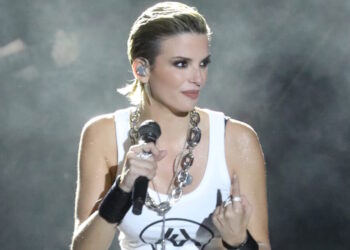 Η Κατερίνα Λιόλιου στηρίζει τους αγρότες: Πήγε στα μπλόκα και τους τραγούδησε