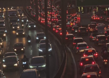 Κίνηση στους δρόμους: Απροσπέλαστος ο Κηφισός – Μποτιλιάρισμα από τον Πειραιά έως την Κηφισιά