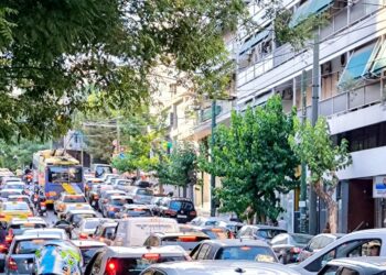 Κίνηση στους δρόμους: Στο «κόκκινο» Κηφισός και Αττική Οδός – Χάος σε Αθηνών και Κηφισίας